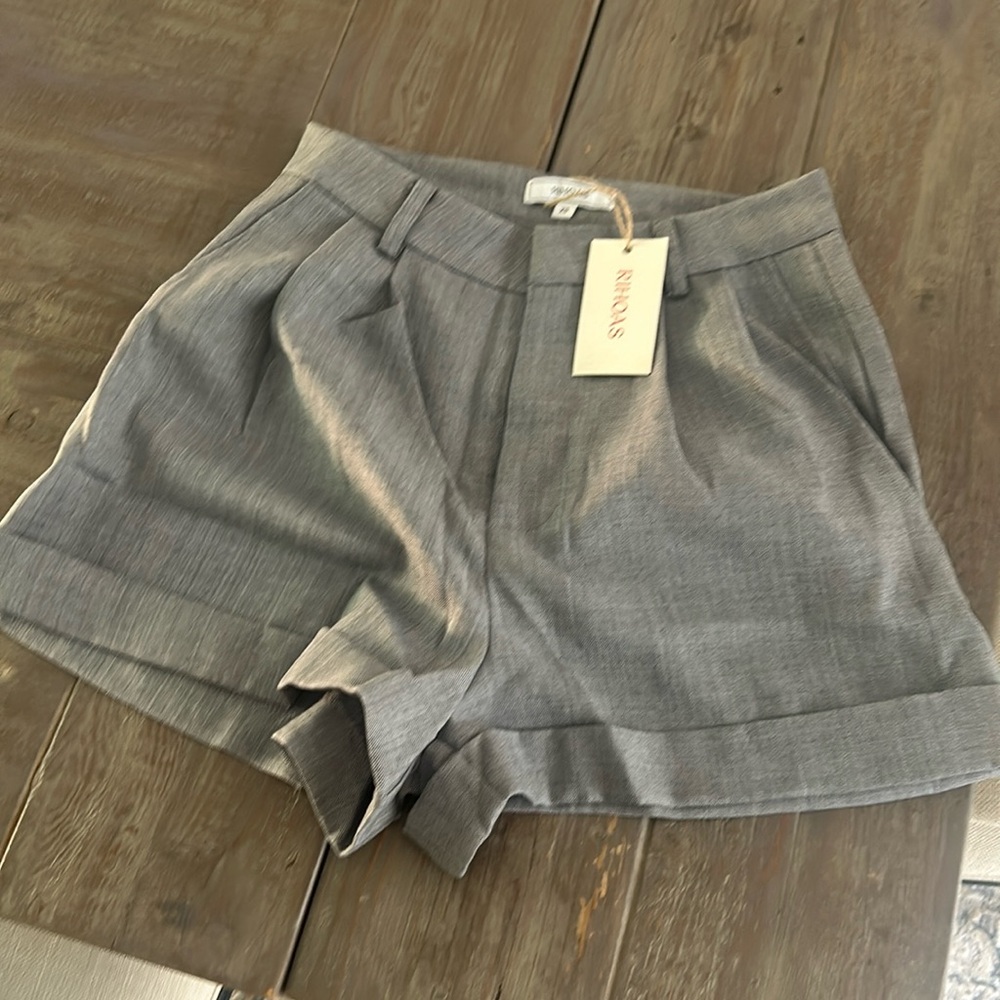 NWT RIHOAS The Grey High-Waisted Pleated Shorts | Grey - Grey